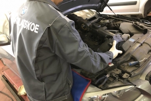 Замена клапанной крышки BMW - изображение 1