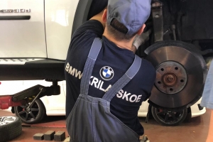 Замена амортизаторов BMW - изображение 1