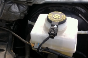 Замена тормозной жидкости BMW X1 - изображение 0