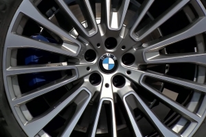 Замена колодок BMW X7 - изображение 0